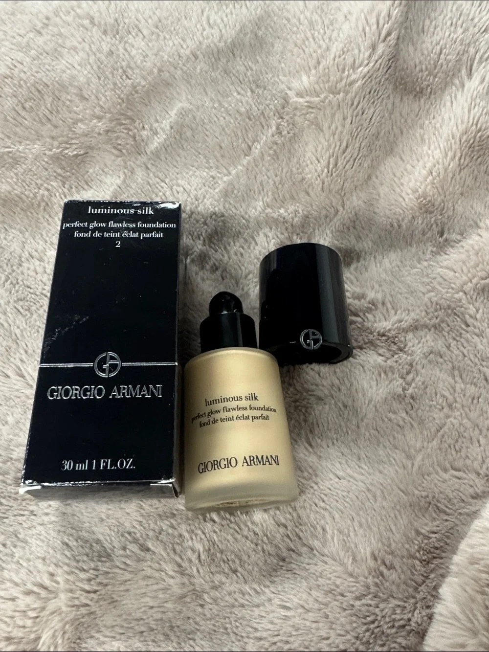 Giorgio Armani Luminous Silk Foundation original formula